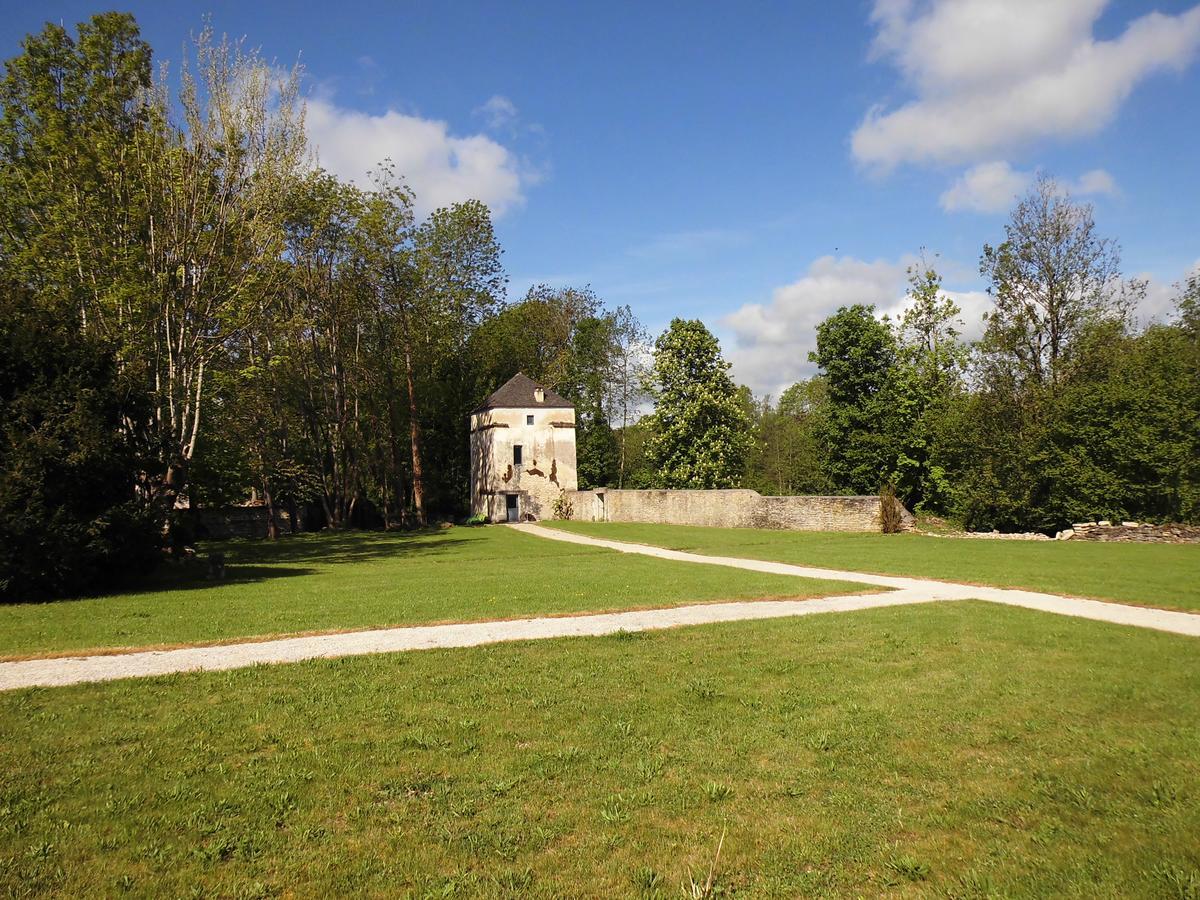 Hotel Le Prieure Noyers-sur-Serein Zewnętrze zdjęcie