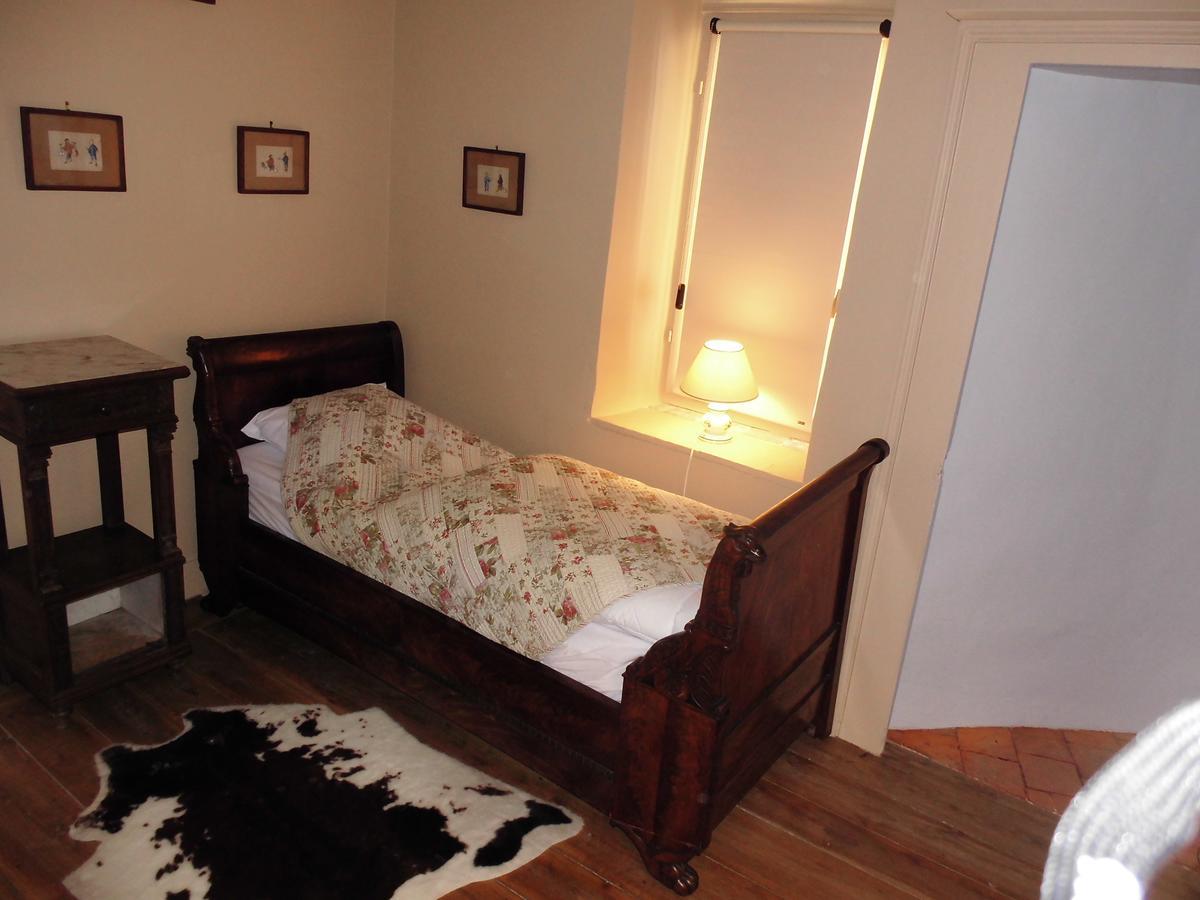 Hotel Le Prieure Noyers-sur-Serein Zewnętrze zdjęcie