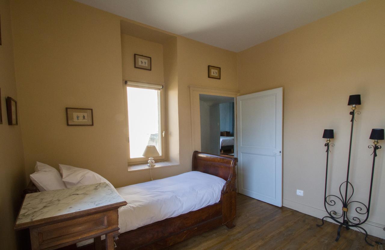 Hotel Le Prieure Noyers-sur-Serein Zewnętrze zdjęcie